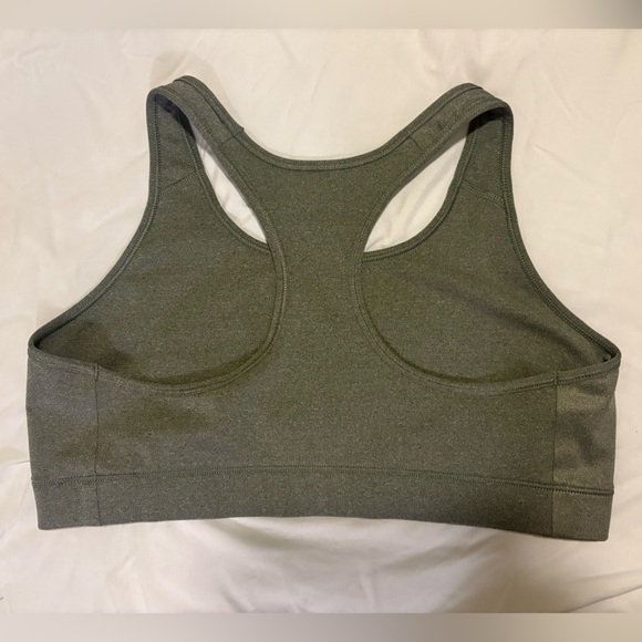 Brand New Nike Women's Sports Bra - Picture 2 of 2